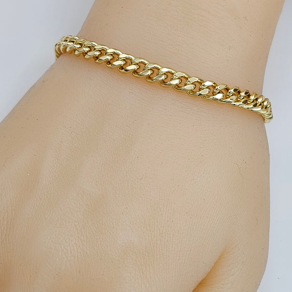 Bracelets - 14K Gold Plated. Cuban Curb Link Chain Bracelet - 5.5mm *Premium Q*