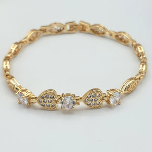 Bracelets - 18K Gold Plated. Hearts w clear crystals. *Premium Q*